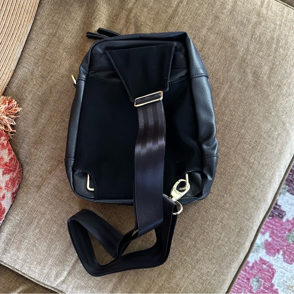 NEW Petunia Pickle Bottom Criss-Cross Sling in Twilight Black - Picture 3 of 5